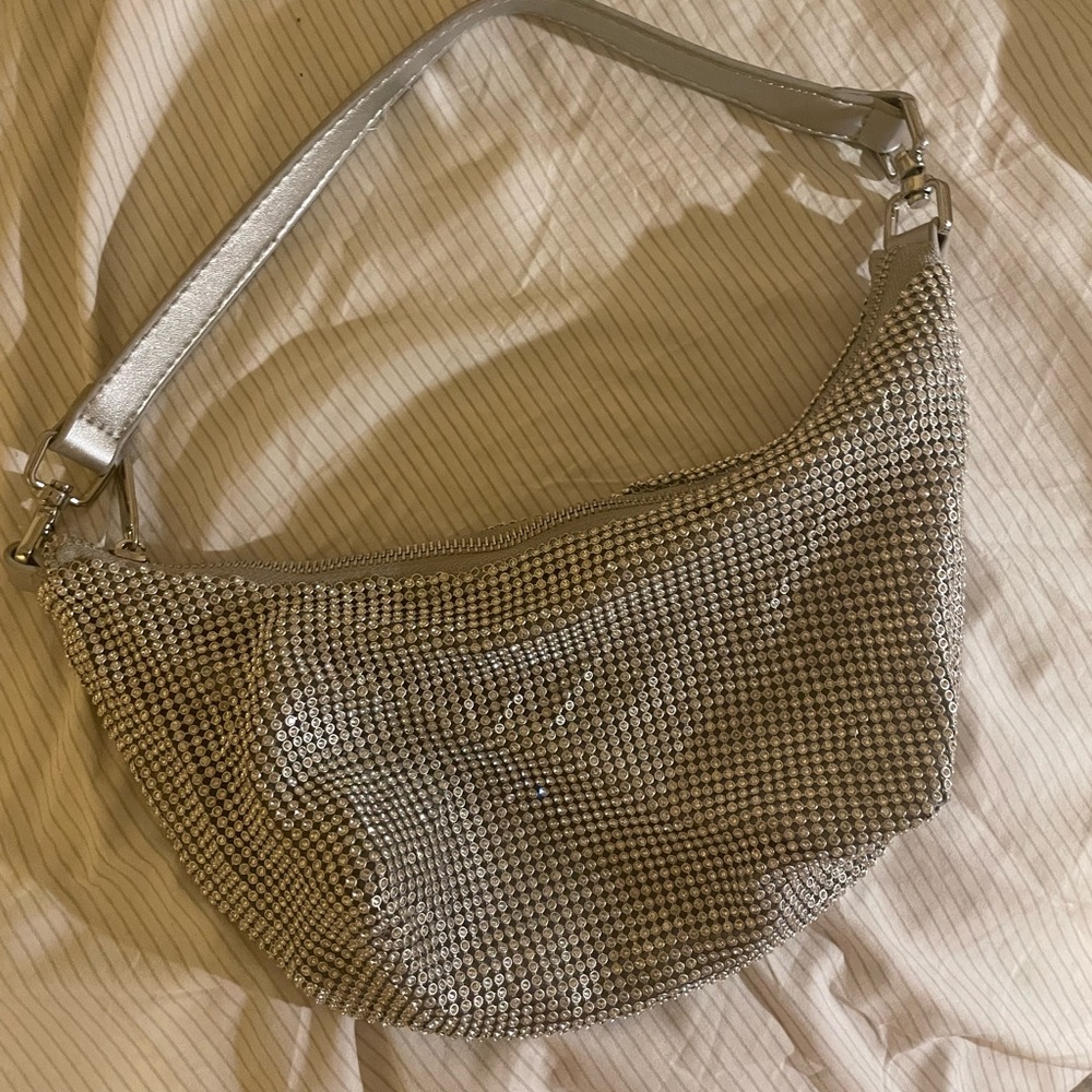 Shimmy shoulder bag